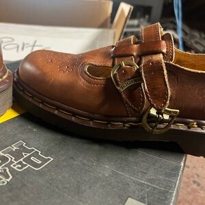 Brown Leather Buckle Shoes